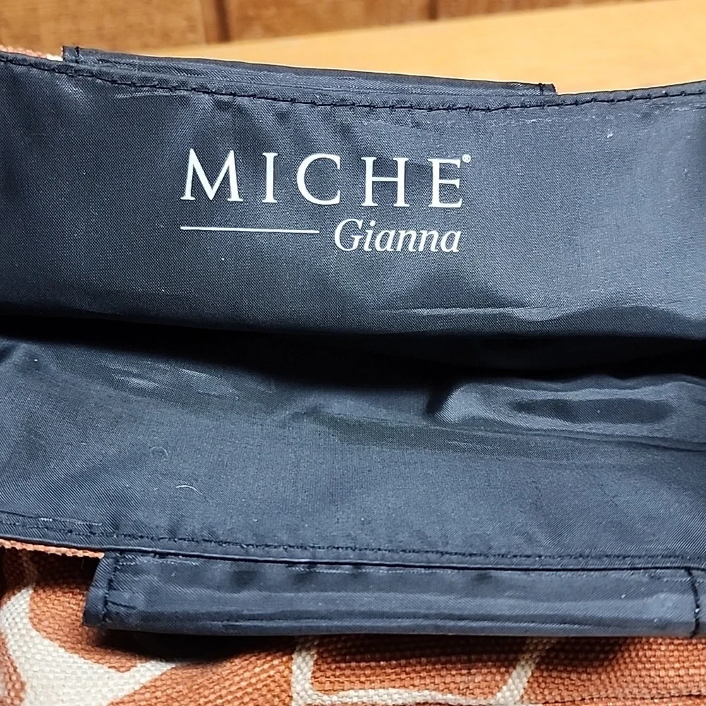 Miche Large Base Bag With 2 Free Skins! - Picture 10 of 10